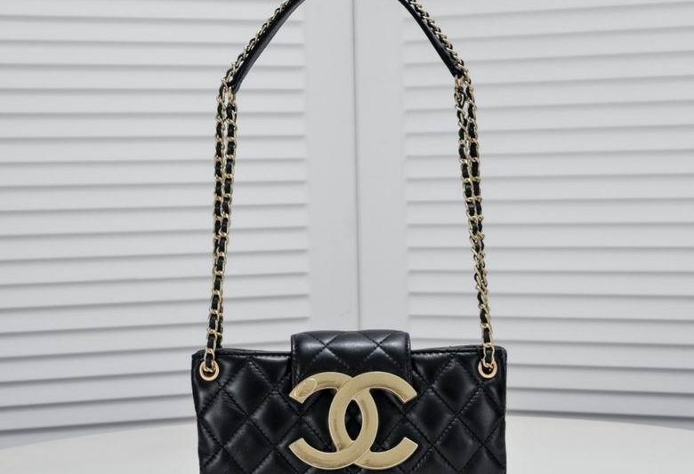 1:1 Replica Chanel Bags 4611 17.5X20X5cm WO