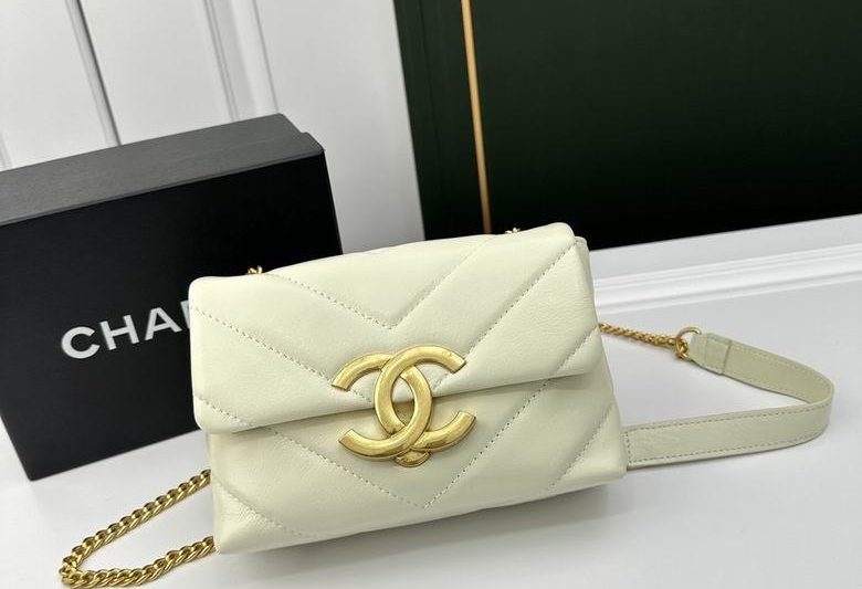 1:1 Replica Chanel Bags 6809 20X11X6cm YG 2