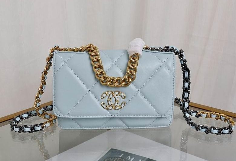 1:1 Replica Chanel Bags 33816 20x14x4.5cm YG 3