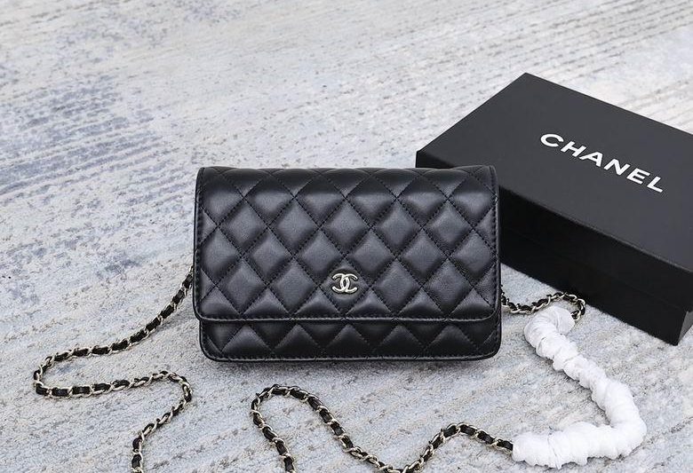 1:1 Replica Chanel Bags 33814 19cm YG 4
