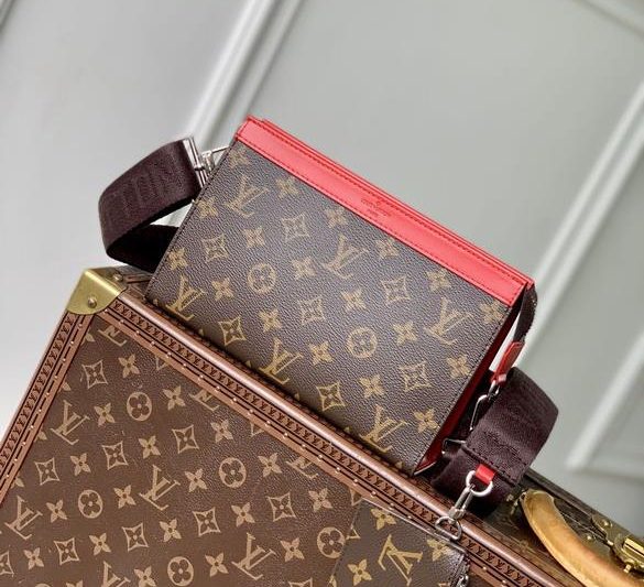 LV Replica Bags Alpha M81124 18.5x11x6.5cm gf3