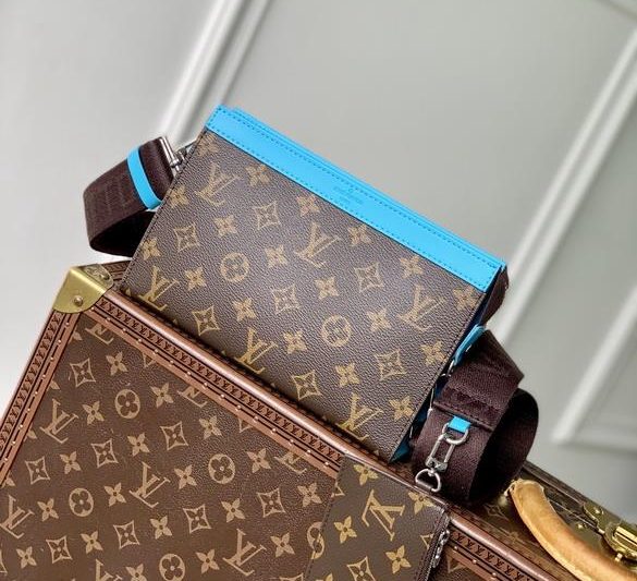 LV Replica Bags Alpha M81124 18.5x11x6.5cm gf