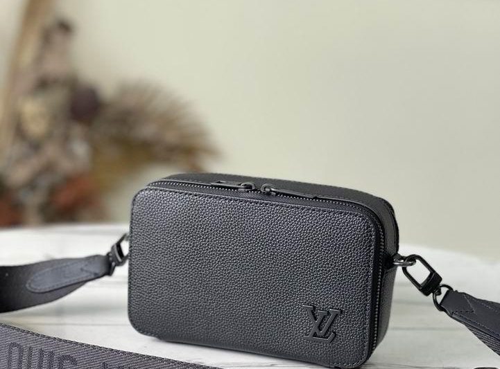 LV Replica Bags Alpha Wearable N59161 18.5x11x6.5 cm gf