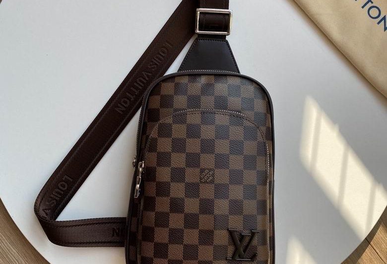 LV Replica Bags 2074 27X18X5cm