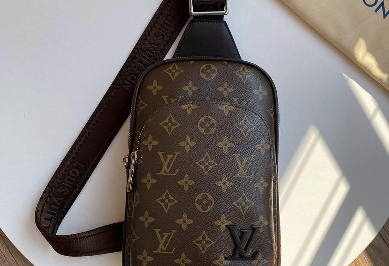 LV Replica Bags 2072 27X18X5cm