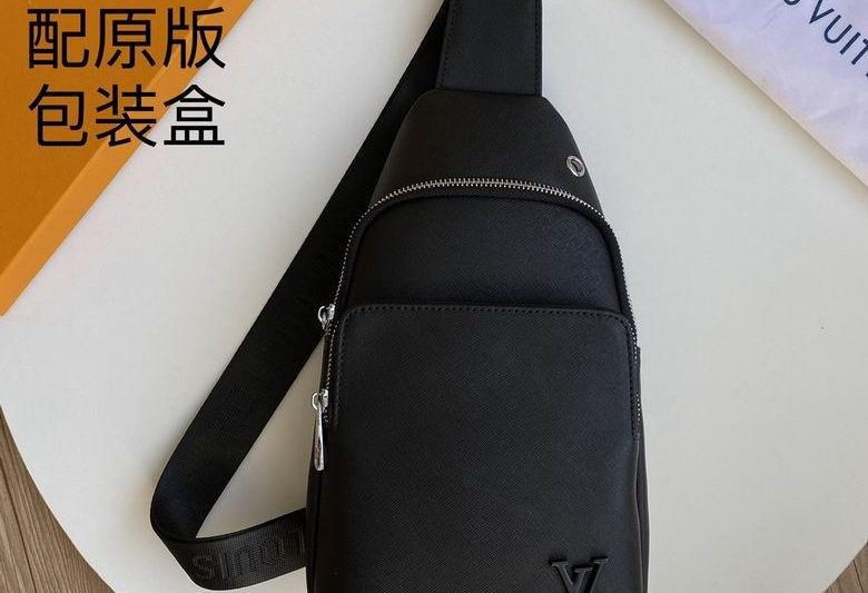 LV Replica Bags 1047 30X17X5cm