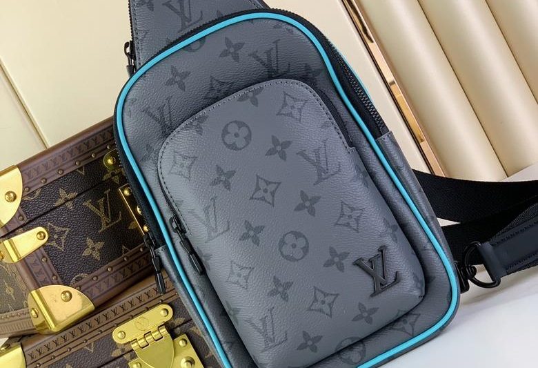LV Replica Bags Avenue m11703 20x31x7cm gf