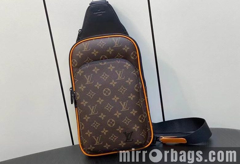 LV Replica Bags Avenue M46718 20x31x7cm gf