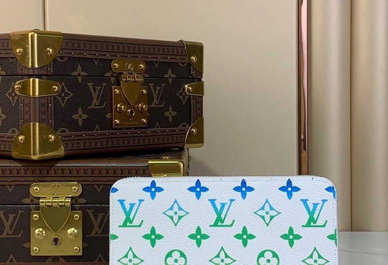 LV Replica Bags Zippy M13908 19.5×10.5×2.5cm gf