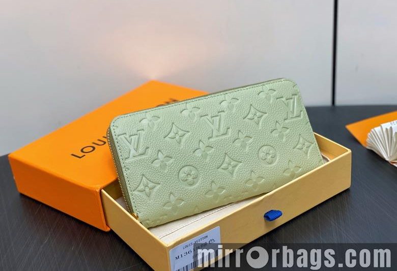 LV Replica Bags TM M13618 19.5×10.5×2.5cm gf2