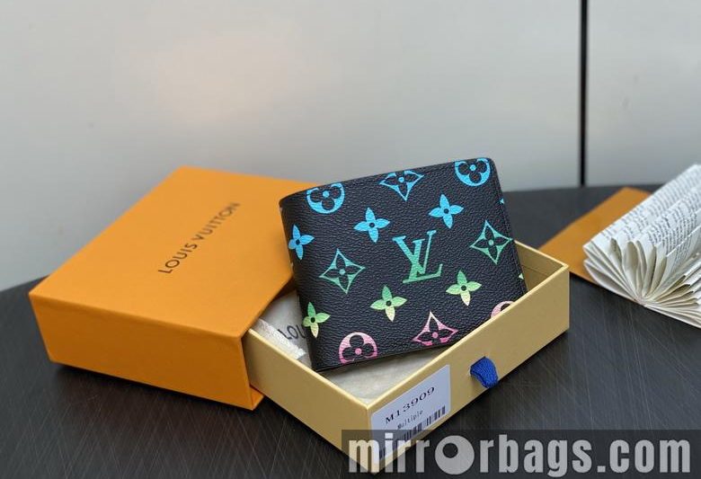 LV Replica Bags Multiple M13909 11.5x9x1.5cm gf