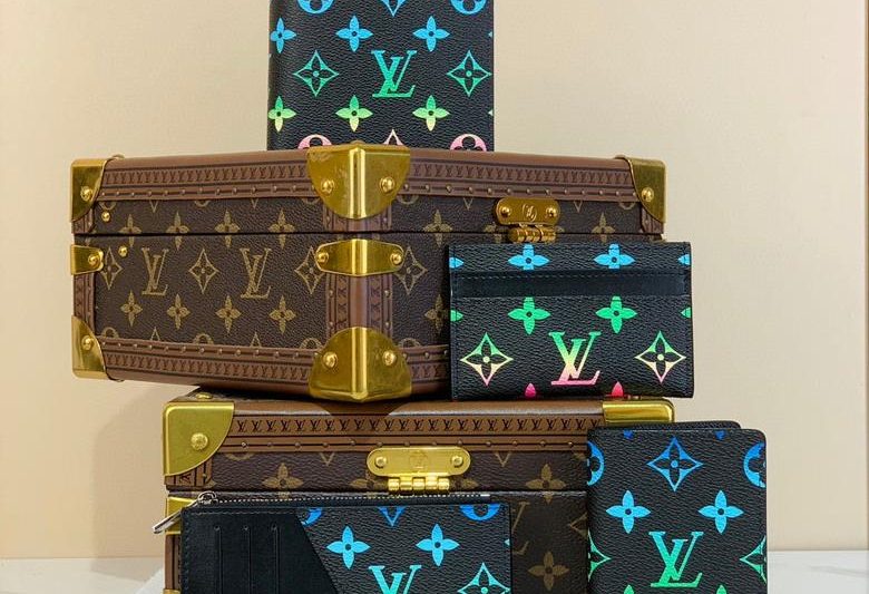 LV Replica Bags M13910 7.5×11.1x1cm gf
