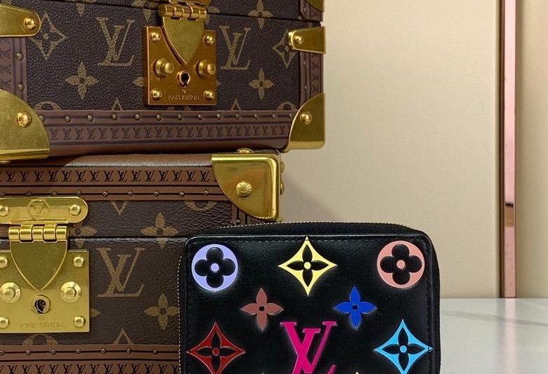 LV Replica Bags Clea m13829 11.5×8.5×2.2cm gf1